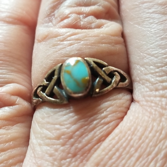 Sterling and turquoise ring - Picture 2 of 9